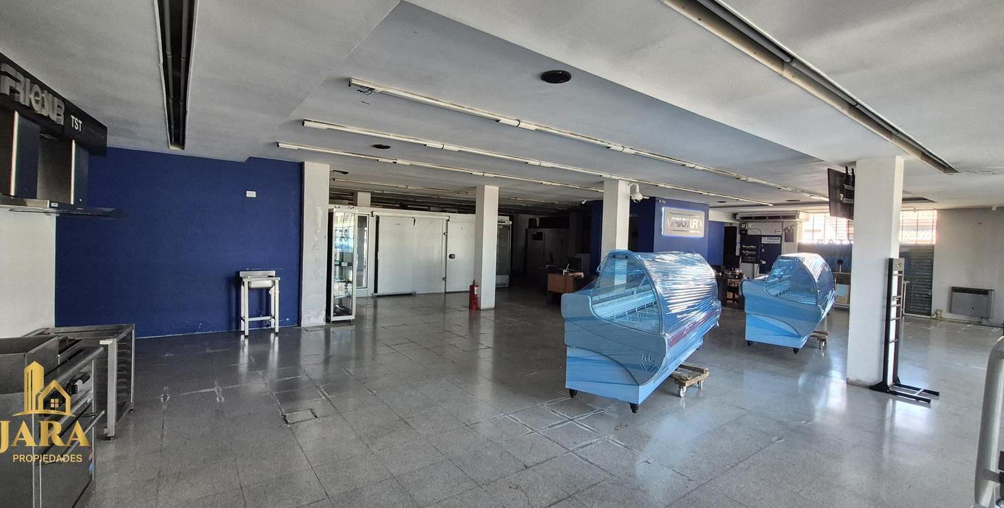 Foto de VENTA LOCAL 365 M2 - 2 PISOS - QUILMES, imagen 3