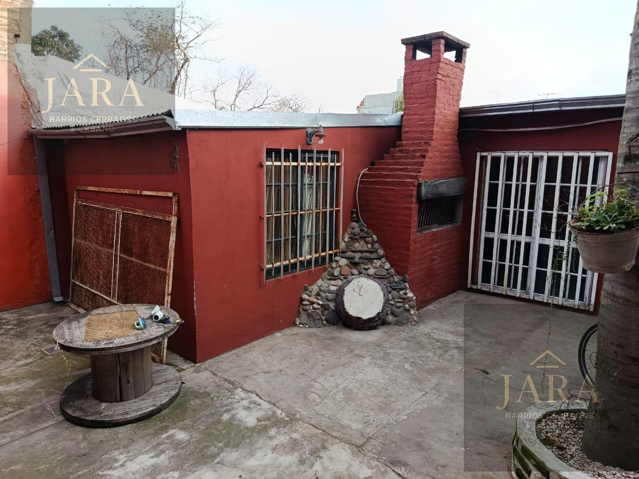 Foto de VENTA CASA 4 AMBIENTES CON LOCAL Y COCHERA FLORENCIO VARELA, imagen 4