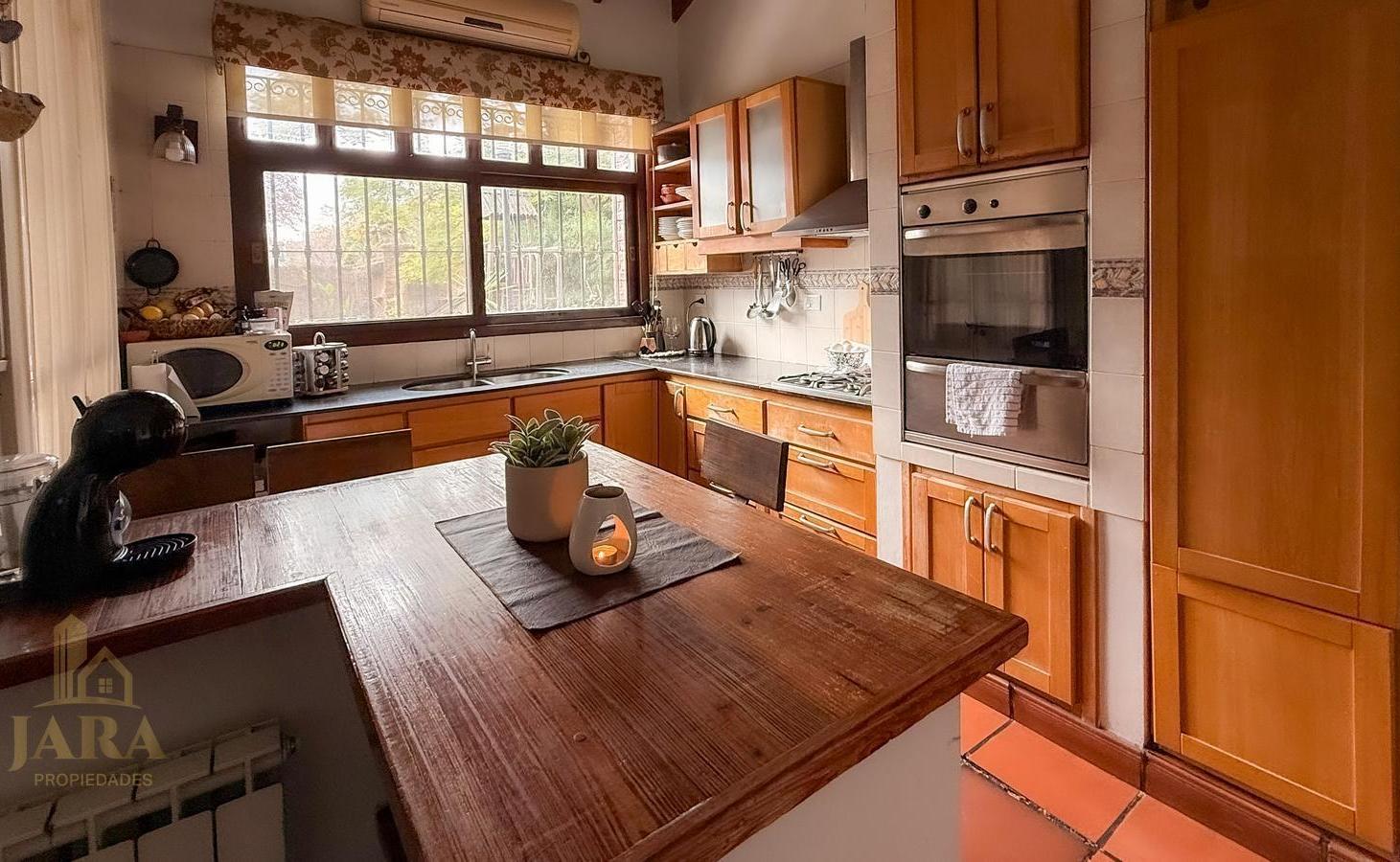 Foto de Casa 8 Ambientes en Villa Vatteone, Galeria, Pileta, Parrilla, imagen 5