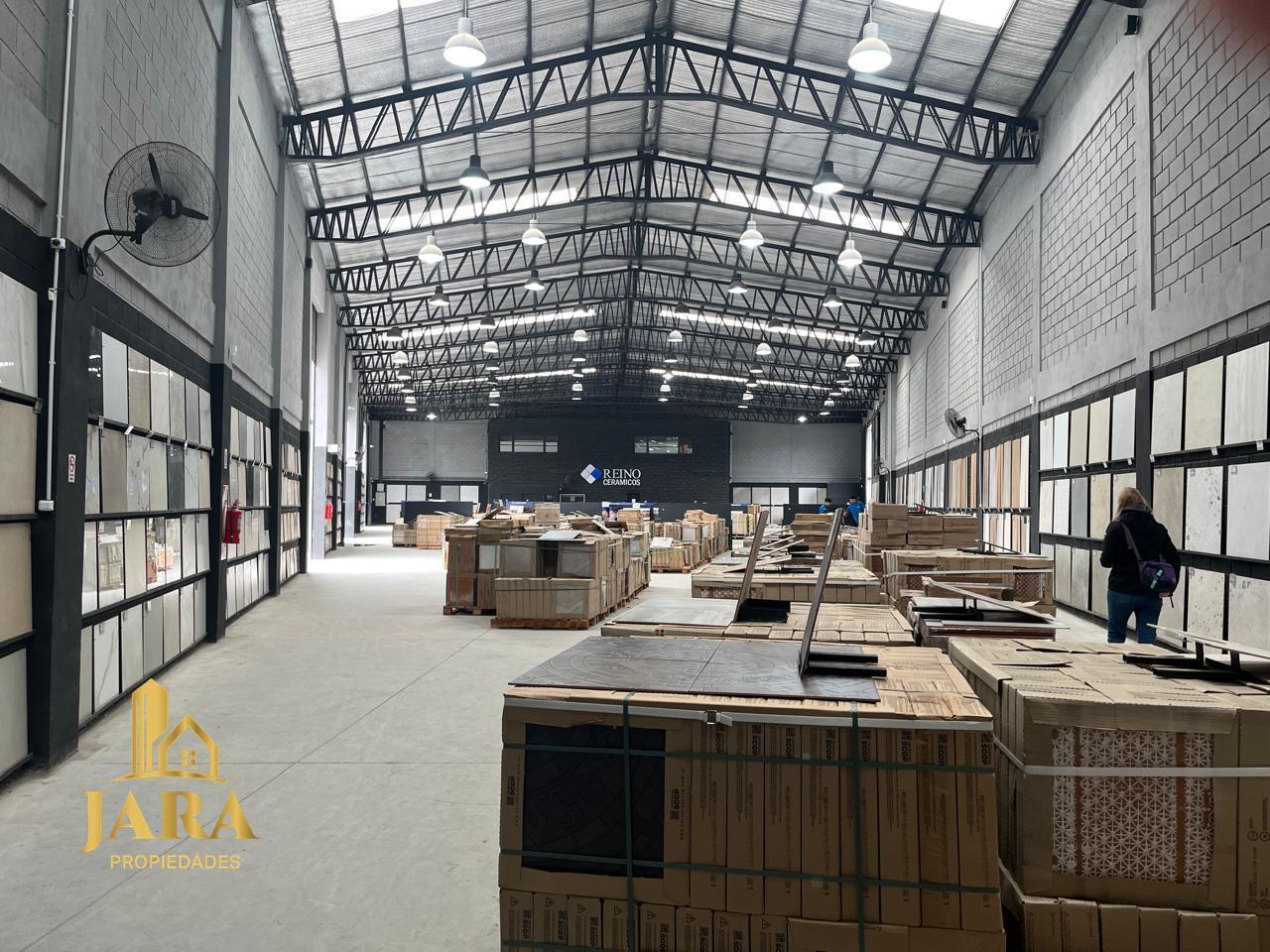 Foto de VENTA NAVE INDUSTRIAL APTO CREDITO EN UBICACION ESTRATEGICA - JUAN M, imagen 1