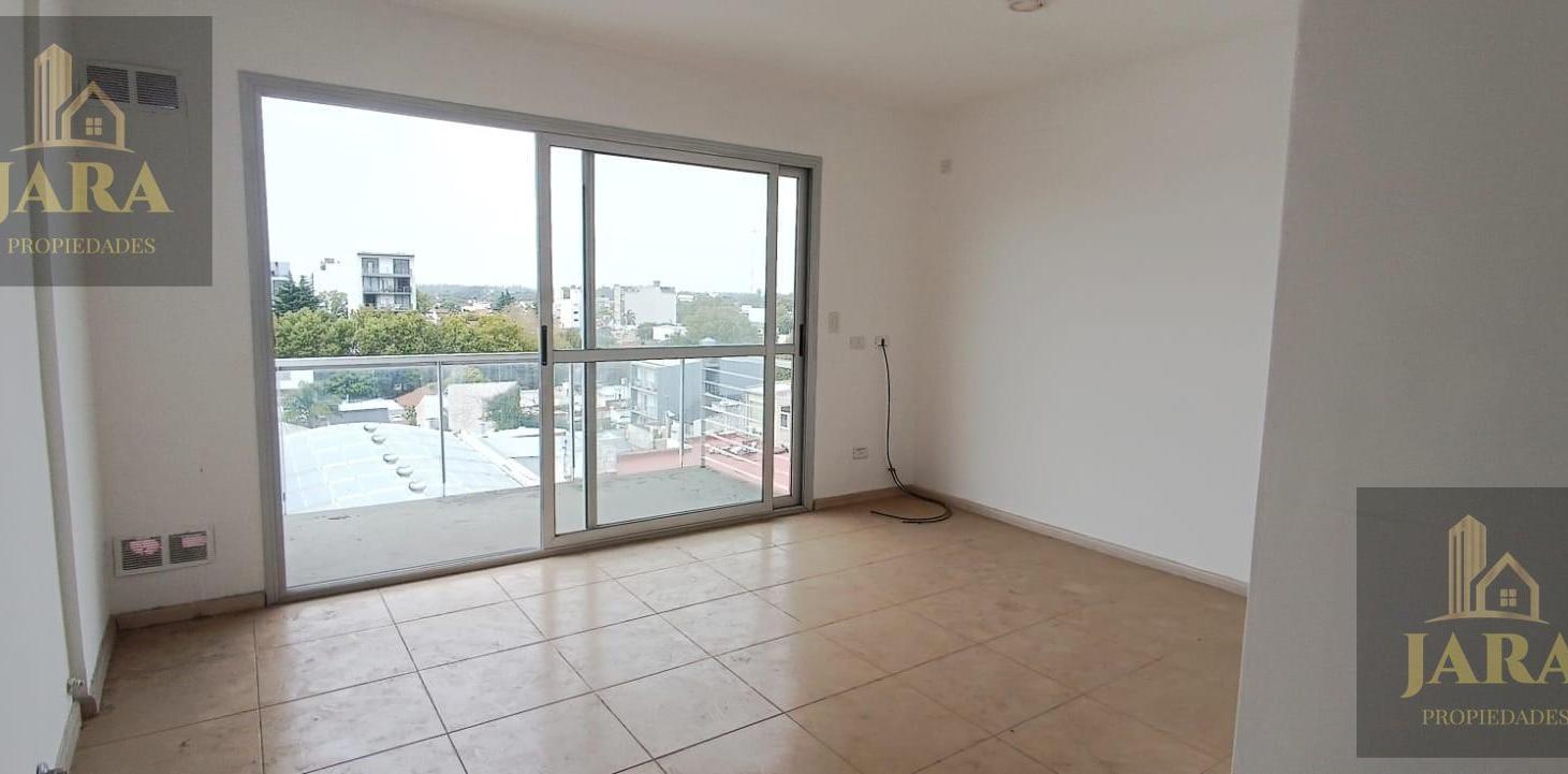 Foto de VENTA DEPARTAMENTO 2 AMBIENTES COCHERA BALCON QUILMES CENTRO, imagen 3