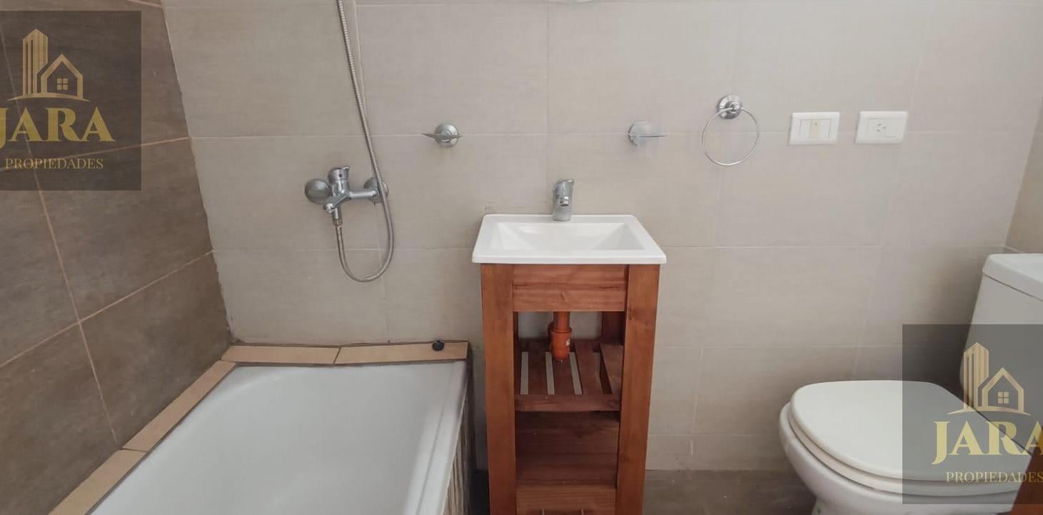 Foto de VENTA DEPARTAMENTO 2 AMBIENTES COCHERA BALCON QUILMES CENTRO, imagen 5