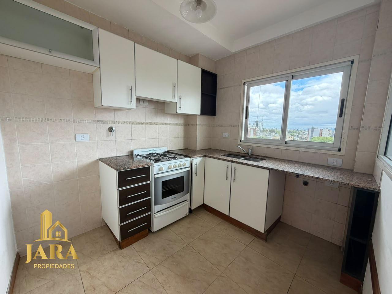 Foto de VENTA Dpto dos ambientes con BALCON DOBLE QUILMES CENTRO, imagen 2