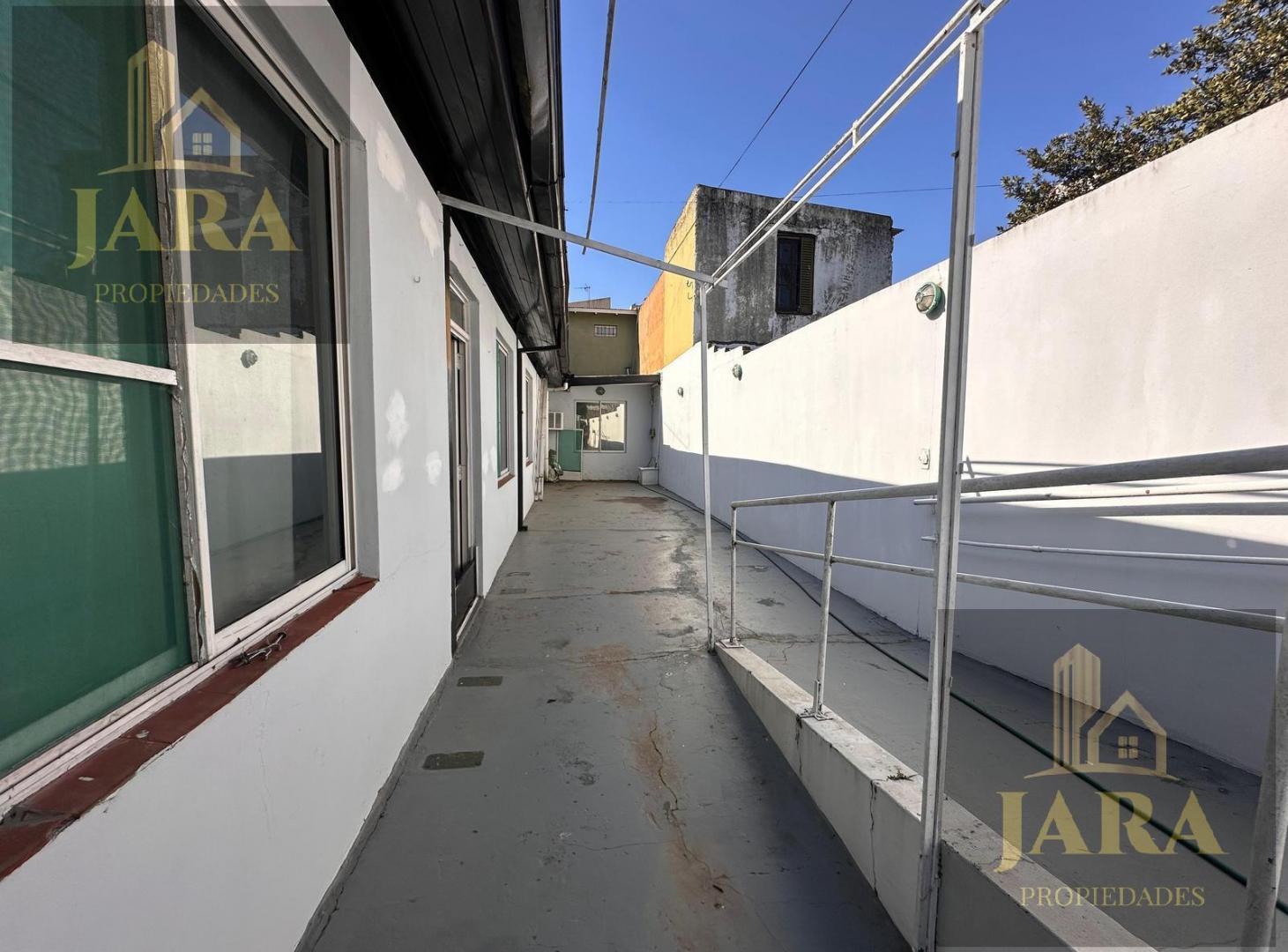 Foto de VENTA y ALQUILER EXCLUSIVO LOCAL COMERCIAL EN BERNAL CENTRO - 250 M2, imagen 2