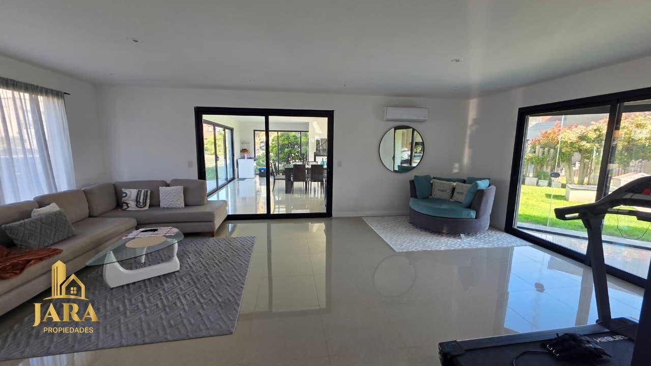 Foto de ALQUILER CASA 6 AMBIENTES, PILETA, PARRILLA, GALERIA Y AMPLIOS, imagen 5