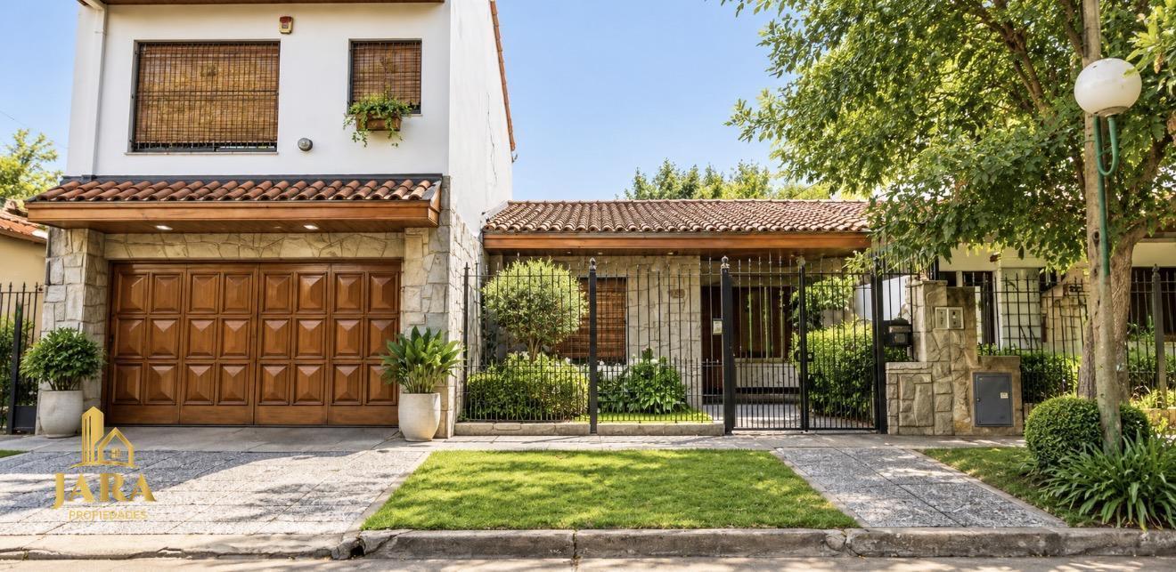 Foto de CASA QUILMES OESTE -AMPLIO JARDIN Y AMBIENTES, imagen 1