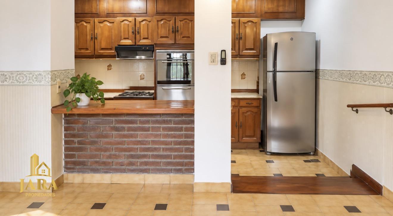 Foto de CASA QUILMES OESTE -AMPLIO JARDIN Y AMBIENTES, imagen 3