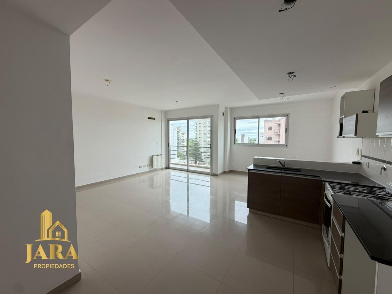 Foto de VENTA DEPTO 2 AMBIENITES EN QUILMES CENTRO CON COCHERA Y BAULERA, imagen 4