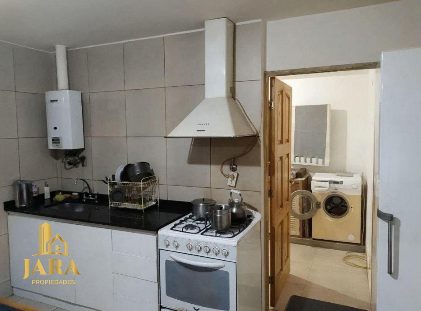 Foto de Venta casa Quilmes 4 dormitorios y gran lote apto crédito, imagen 3