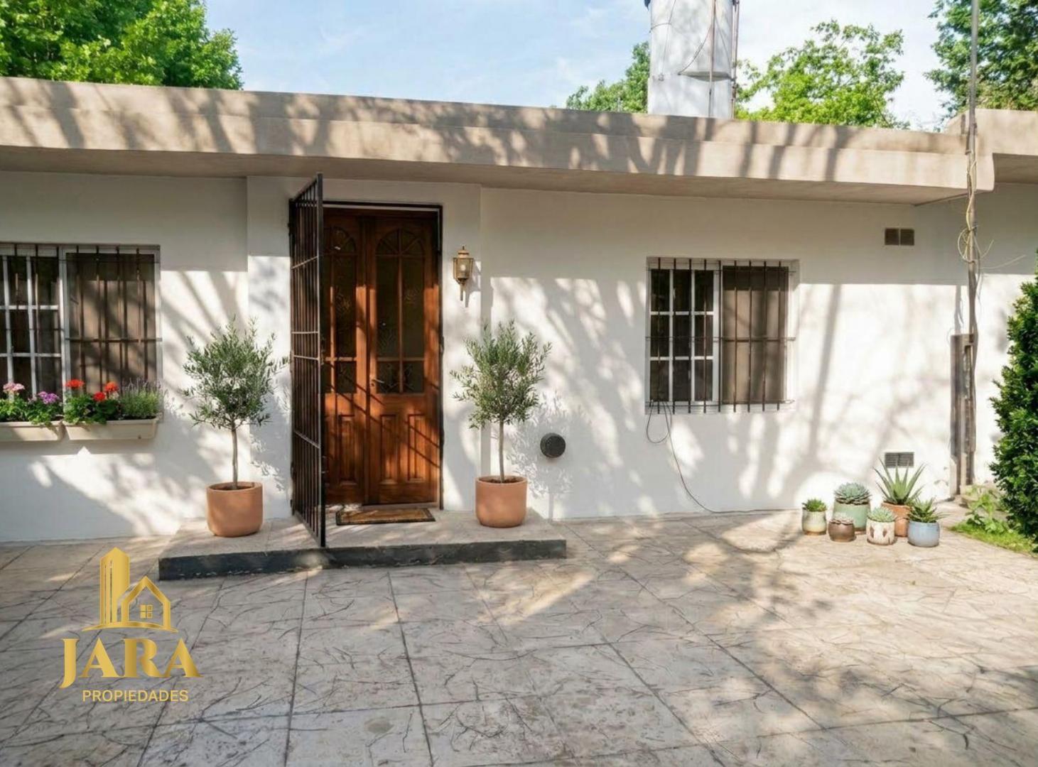 Foto de Venta casa Quilmes 4 dormitorios y gran lote apto crédito, imagen 1