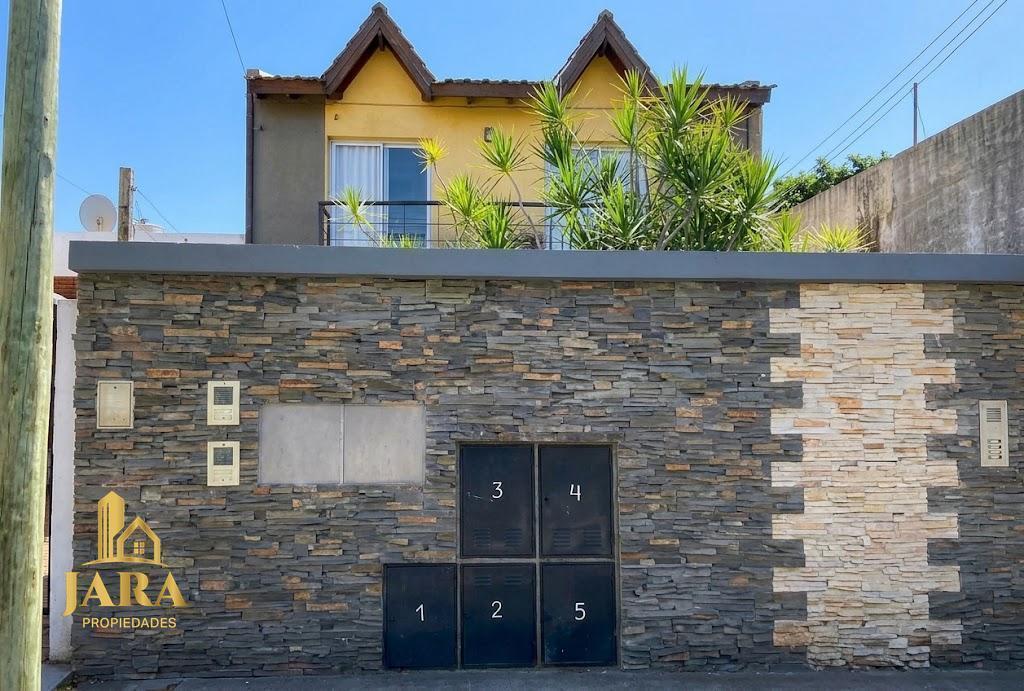 Foto de Venta duplex 3 ambientes en Berazategui centro , con cochera., imagen 2