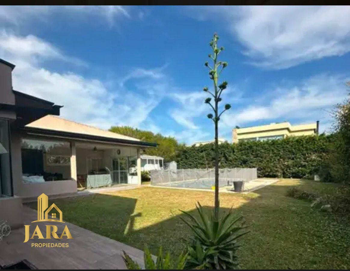 Foto de Venta casa 6 ambientes Las Acacias Hudson con quincho y pileta, imagen 1