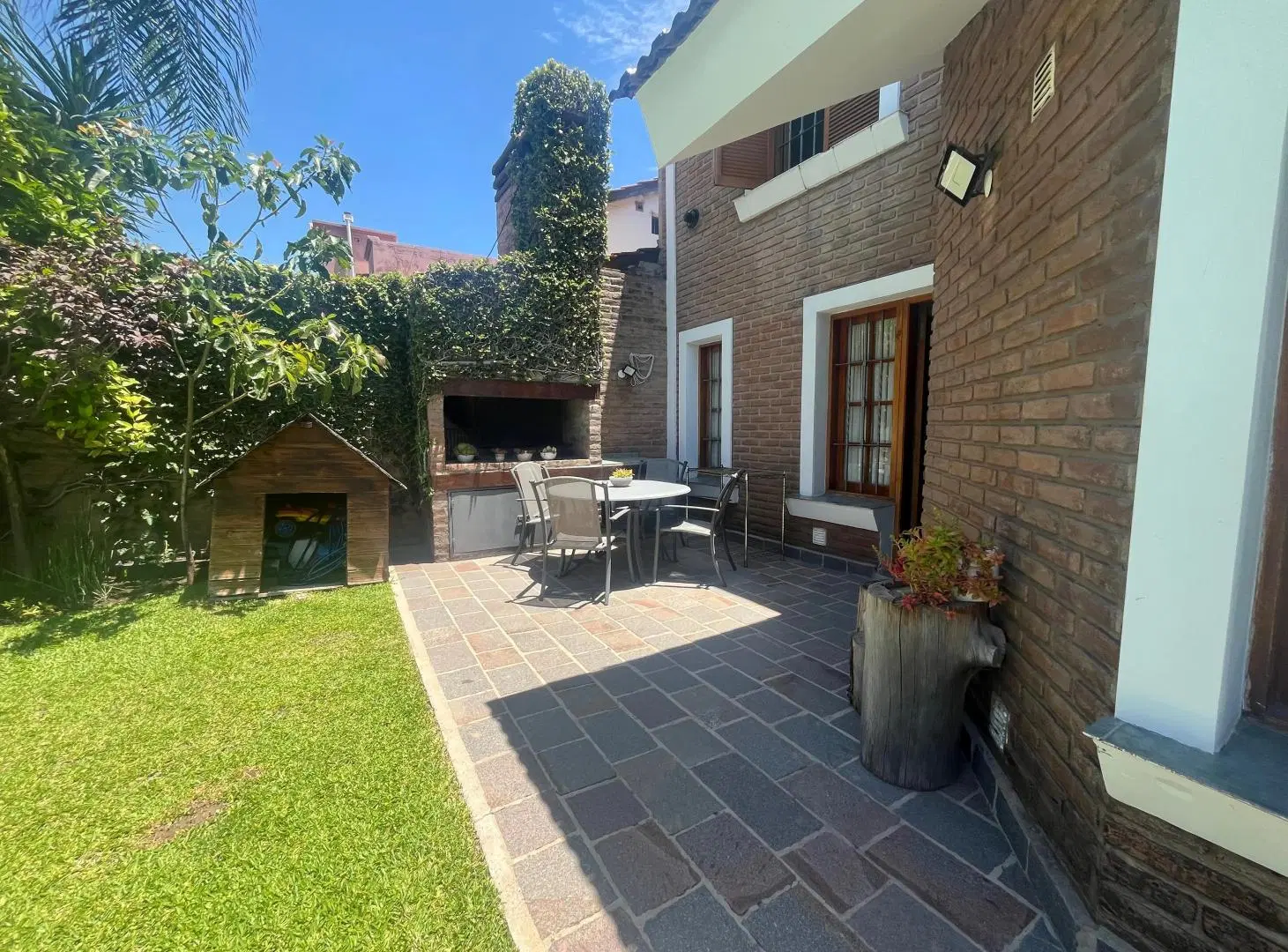 CASA EN VENTA EN URCA IMPECABLE ESTADO 8
