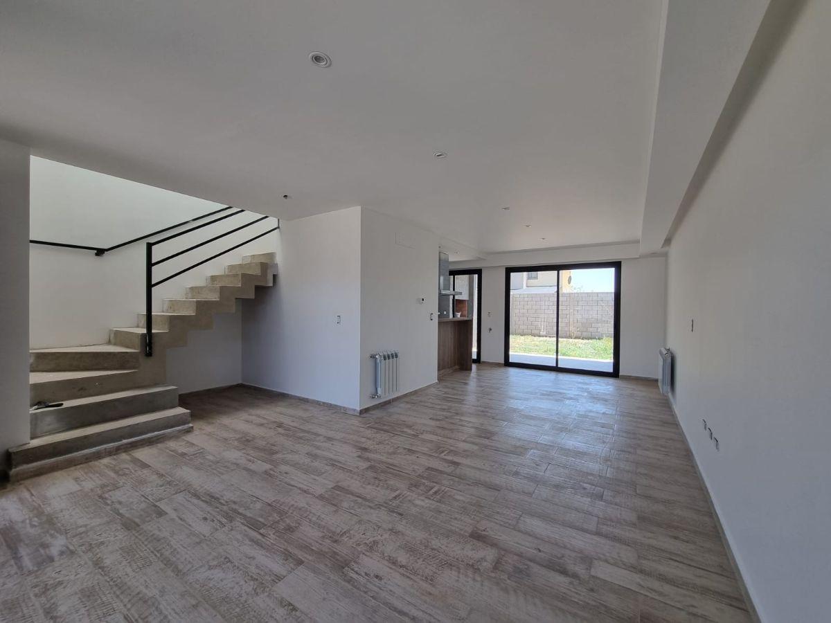 ALQUILER – EXCELENTE UBICACIÓN EN DOCTA BOULEVARD – DÚPLEX DE 3 DORMITORIOS