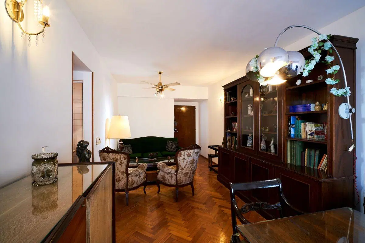 Departamento de 4 ambientes amplio y luminoso con dos cocheras. Listo para mudarse 4
