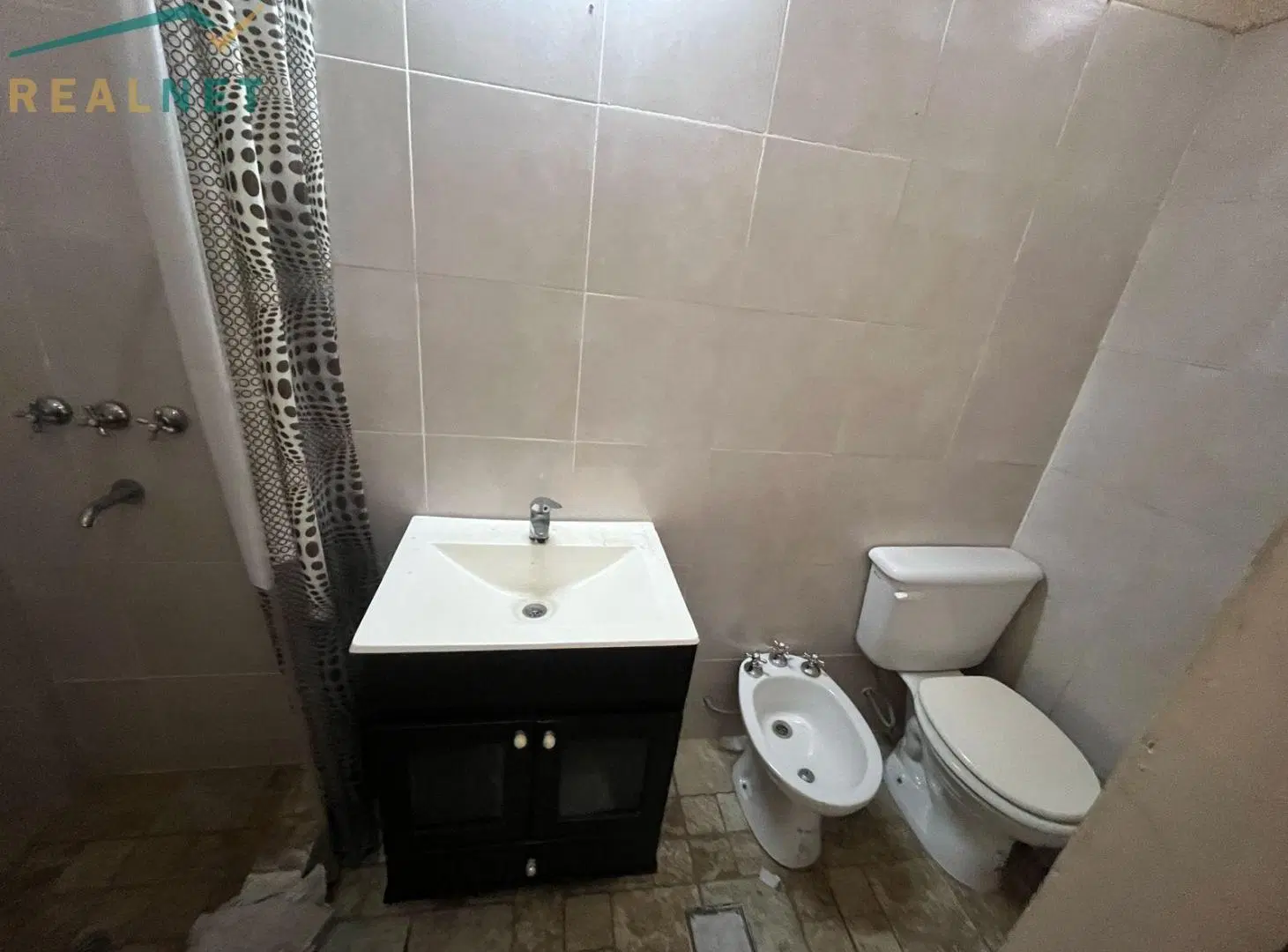 LOCAL COMERCIAL EN VENTA.EXCELENTE UBICACION EN CIUDAD EVITA 4