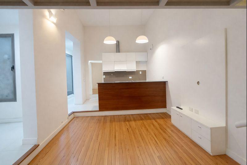 Foto de Departamento tipo loft en Venta | San Nicolás - Tribunales | Remodelado, imagen 3