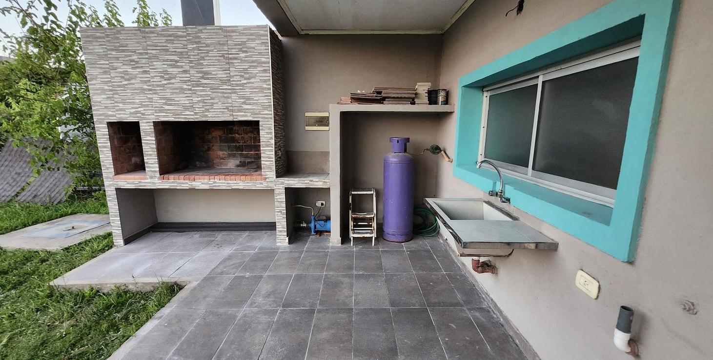Foto de Alquiler de Casa 4 ambientes, 3 dormitorios, 3 Baños y Garage en Barrio Laguna Azul - Spegazzini, imagen 5