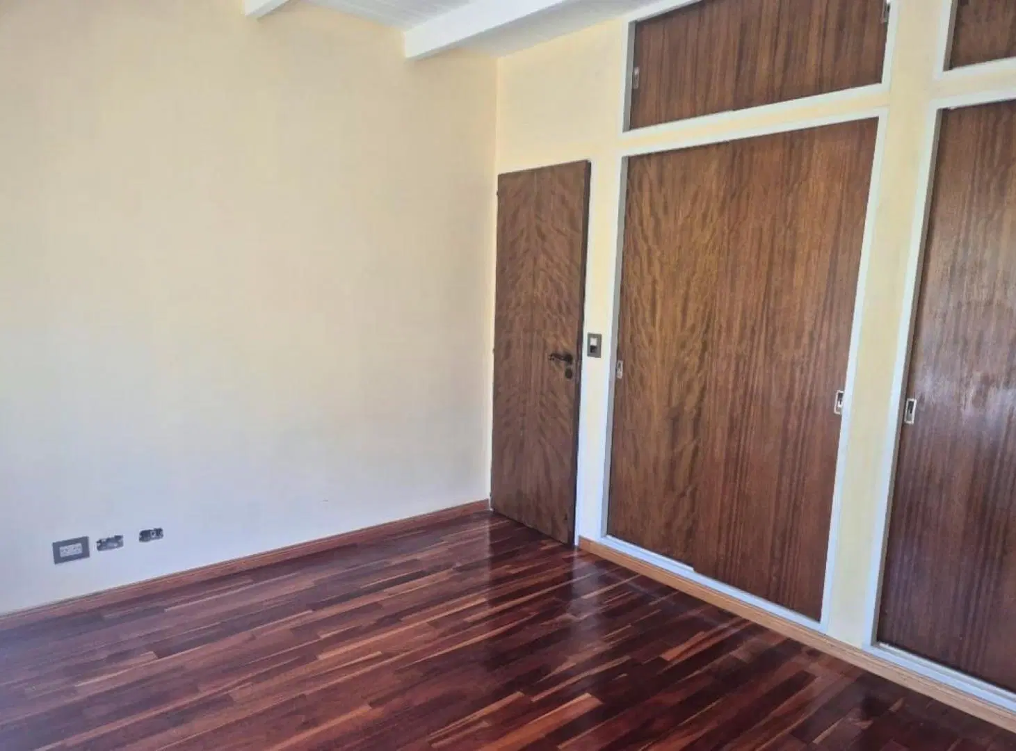 Venta Casa Country El Jaguel 3 ambientes 2 baños 3 habitaciones escritorio parrilla golf pileta sum 3