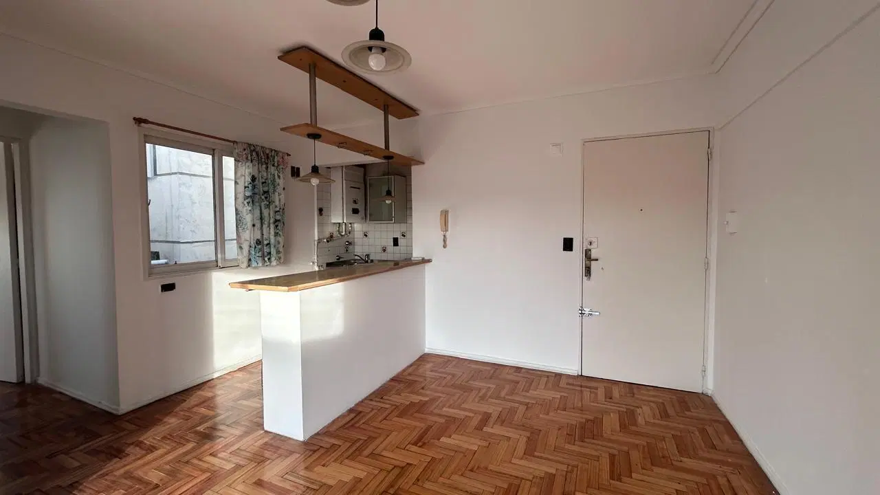 Departamento 2 ambientes | en venta | Flores | Muy luminoso con balcón corrido 4