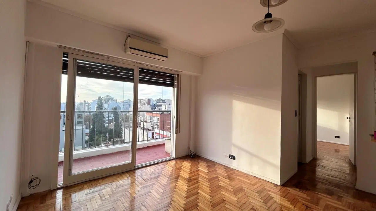 Departamento 2 ambientes | en venta | Flores | Muy luminoso con balcón corrido 3