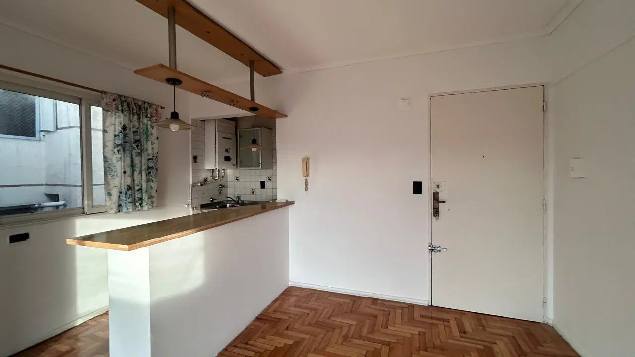 Departamento 2 ambientes | en venta | Flores | Muy luminoso con balcón corrido 2