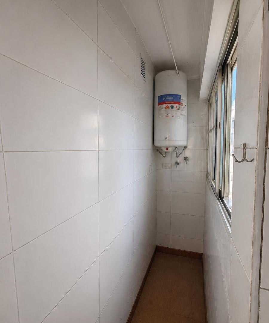 Foto de Departamento 3 ambientes | Belgrano C | Contrafrente con balcón, imagen 3