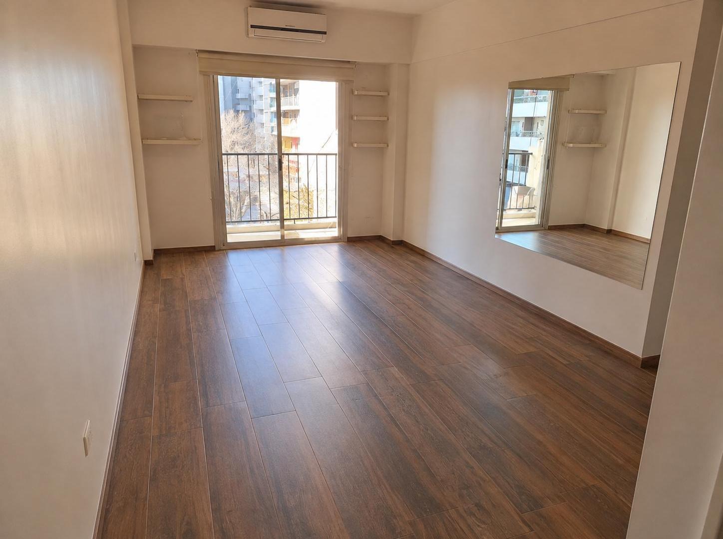 Foto de Departamento 3 ambientes | Belgrano C | Contrafrente con balcón, imagen 5