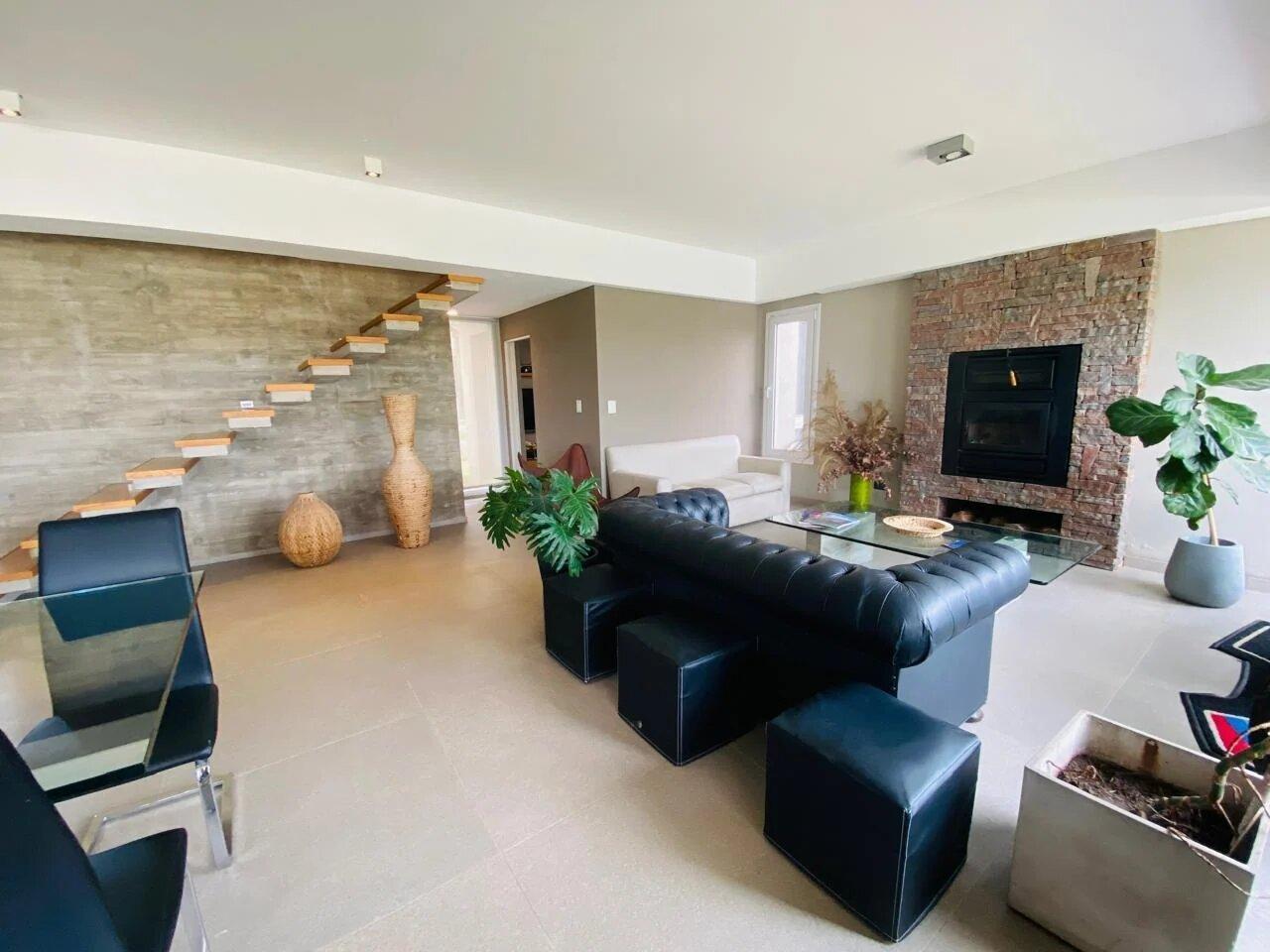 Foto de Casa de 4 dormitorios y 5 baños | en Venta | con Pileta a la Laguna, imagen 1