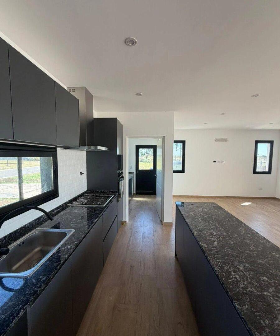 Foto de Casa en venta con 3 dormitorios y 3 baños | Área 1 | Barrio San, imagen 4