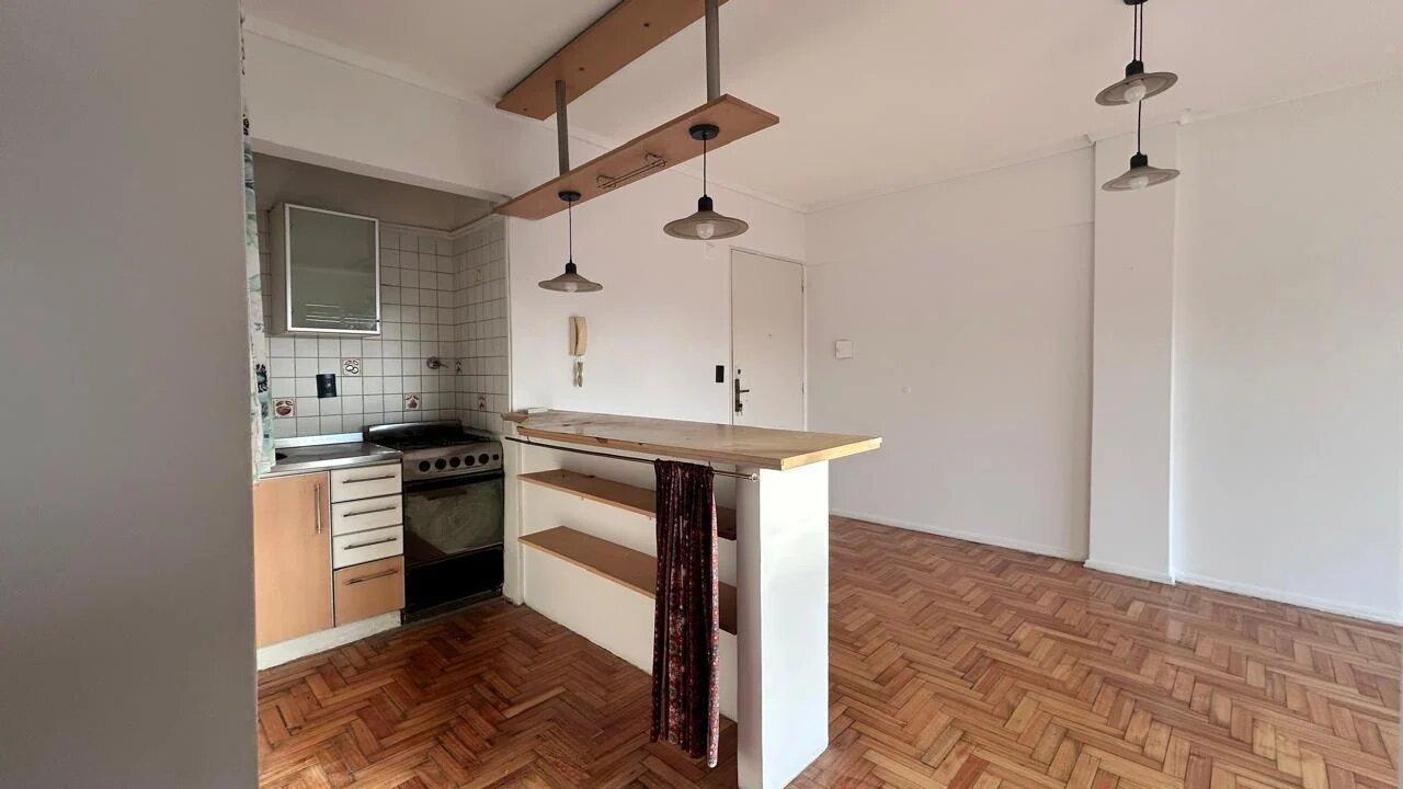 Foto de Departamento 2 ambientes | en venta | Flores | Muy luminoso con balcón, imagen 2