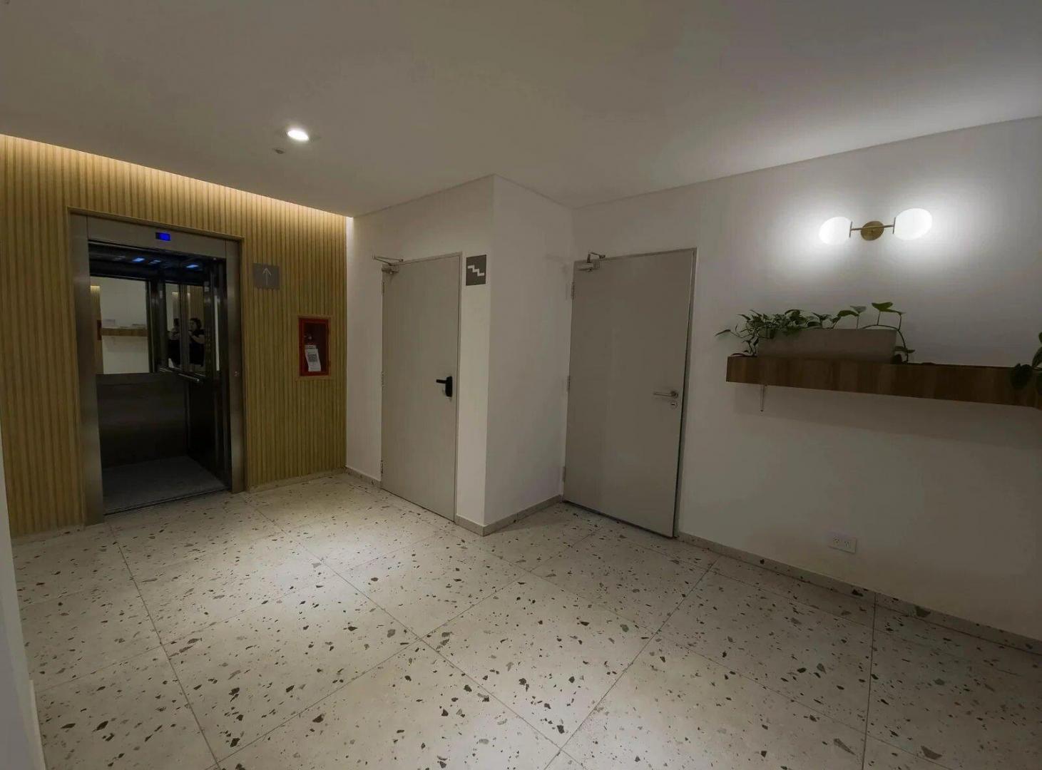 Foto de Alquiler de departamento Monoambiente a estrenar con balcón y división, imagen 3