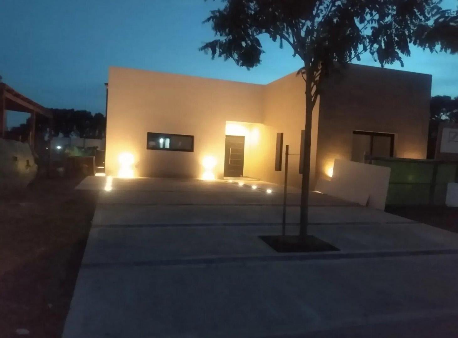 Foto de Casa en Pilar del Este de 4 ambientes, imagen 1