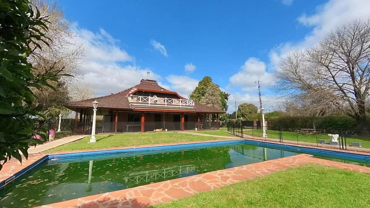 Foto de Casa quinta de 7 ambientes con pileta y quincho en Tortuguitas, imagen 3