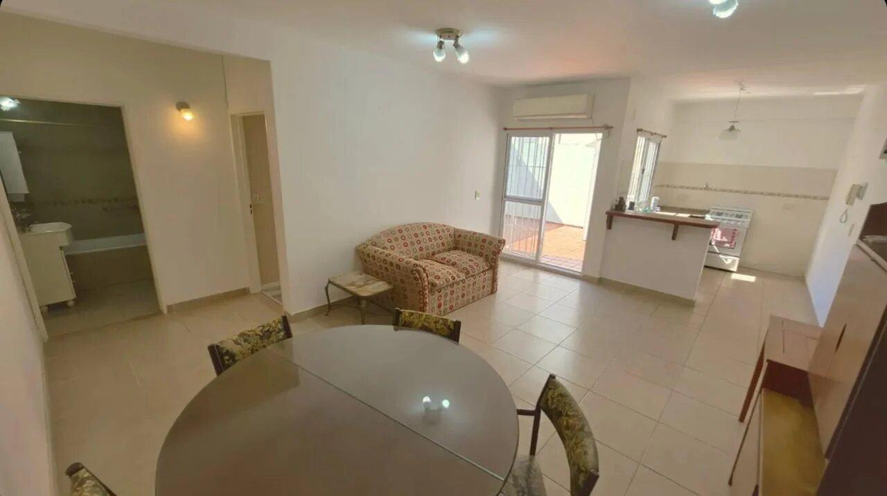 Foto de DEPARTAMENTO 2 AMBIENTES CON PATIO EN PB | APTO CREDITO | LUMINOSO |, imagen 4