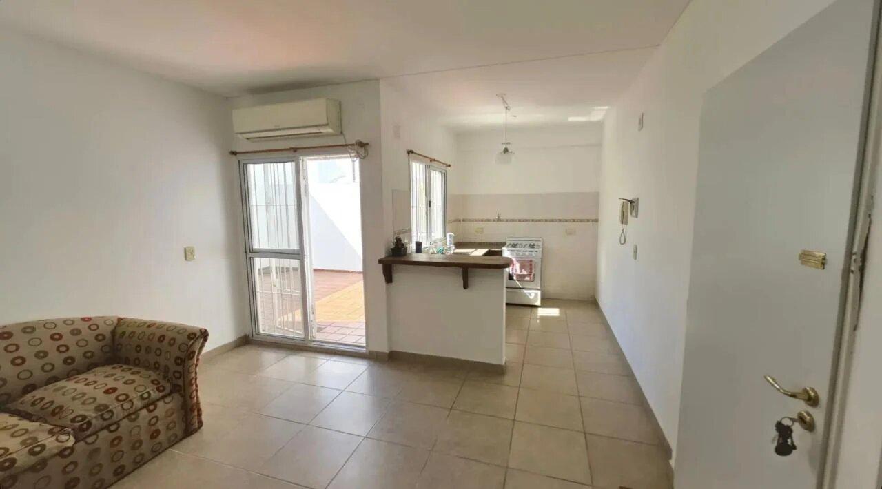 Foto de DEPARTAMENTO 2 AMBIENTES CON PATIO EN PB | APTO CREDITO | LUMINOSO |, imagen 3
