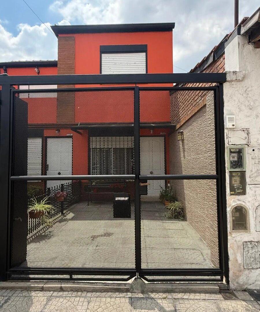 Foto de PH 2 AMBIENTES CON AMPLIA ENTRADA/GARAGE LAVADERO PATIO BAÑO CONPLETO, imagen 5