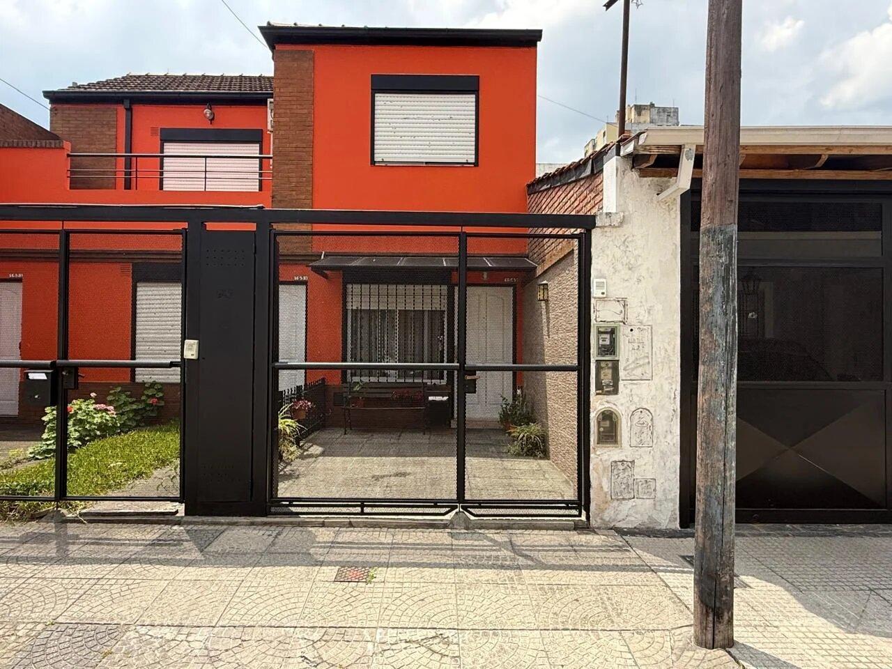 Foto de PH 2 AMBIENTES CON AMPLIA ENTRADA/GARAGE LAVADERO PATIO BAÑO CONPLETO, imagen 4
