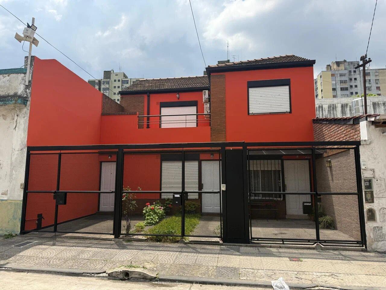 Foto de PH 2 AMBIENTES CON AMPLIA ENTRADA/GARAGE LAVADERO PATIO BAÑO CONPLETO, imagen 2