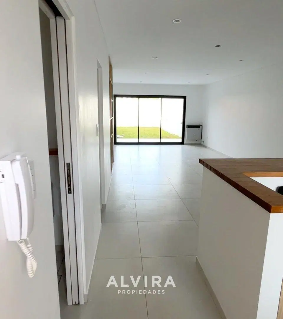VENTA DUPLEX LA PLATA 3 DORMITORIOS Y PARQUE ESTRENAR 1
