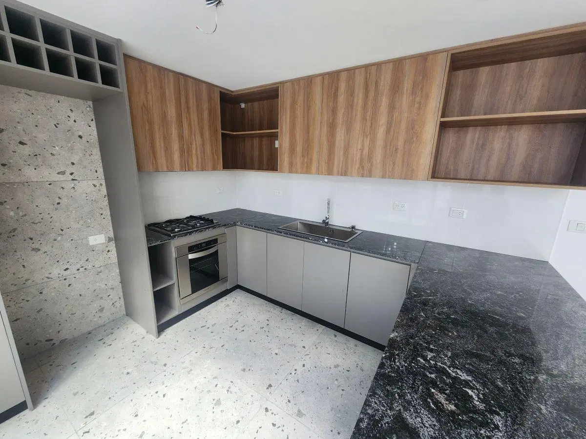 CASA DE PASILLO - DOS DORMITORIOS – VESTIDOR – PATIO CON PARRILLERO 3