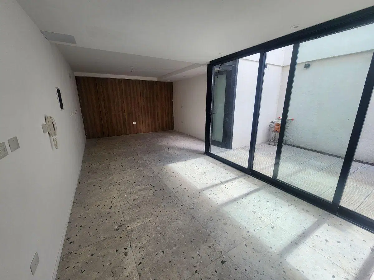 CASA DE PASILLO - DOS DORMITORIOS – VESTIDOR – PATIO CON PARRILLERO 3