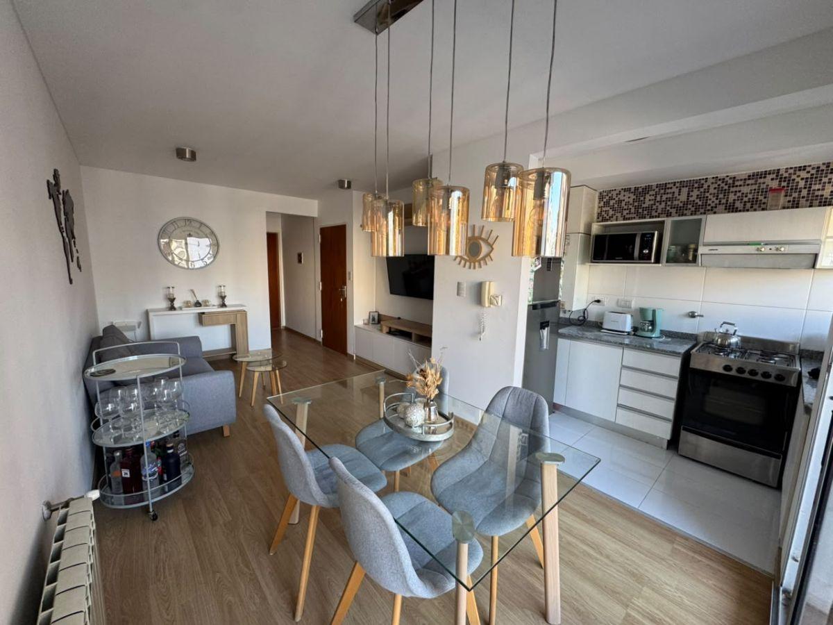 Foto de Semipiso de 1 dormitorio - AMOBLADO - Edificio con jacuzzi y parrillero, imagen 1
