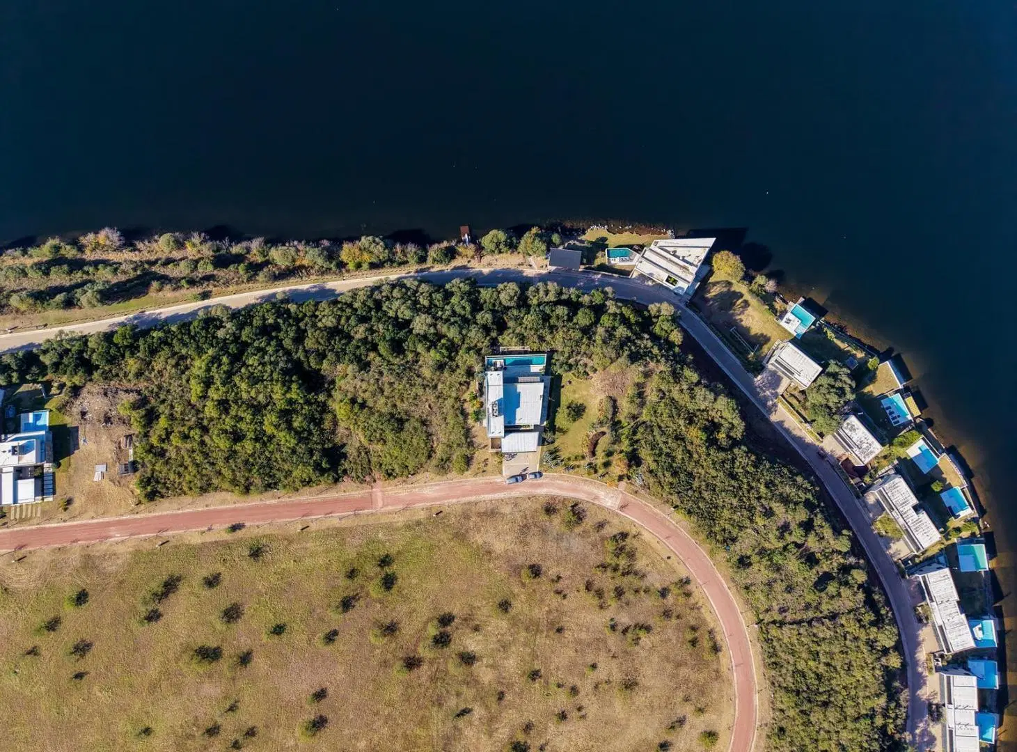 Terreno con excelentes vistas en barrio privado Punta Peñon - Villa del Dique 4