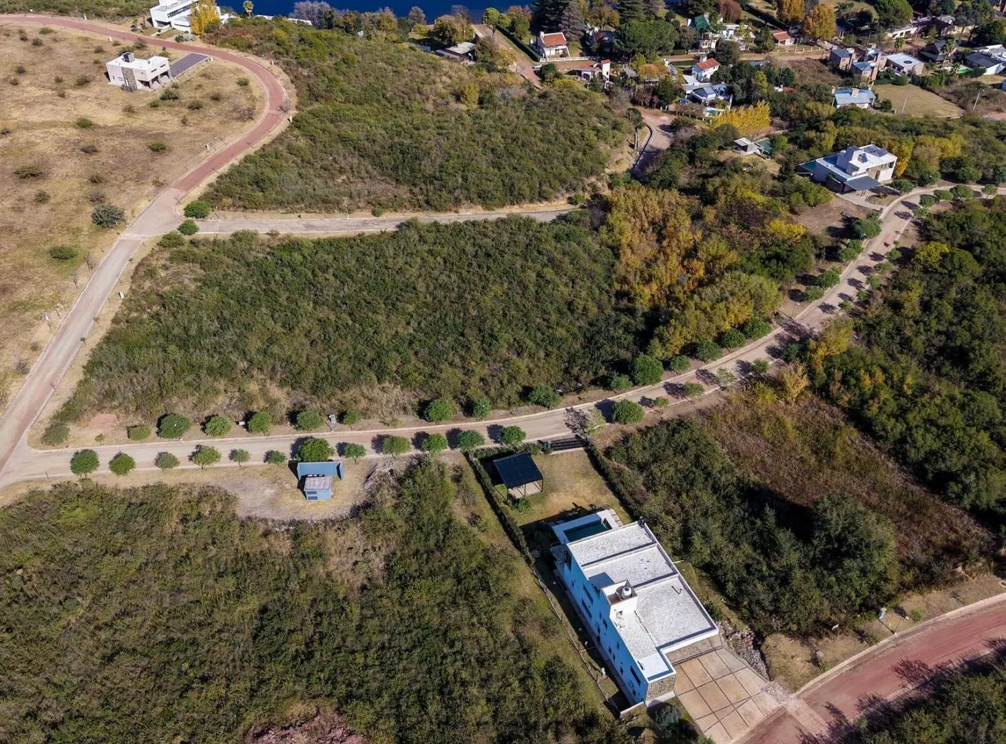 Terreno con excelentes vistas en barrio privado Punta Peñon - Villa del Dique 2