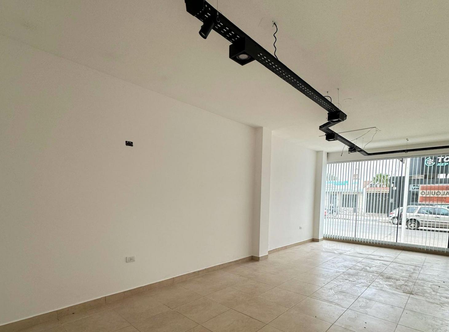 Foto de Local comercial sobre Bolivar, Río Tercero, imagen 2