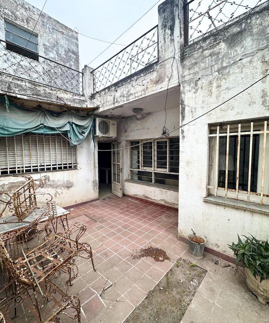 Foto de Oportunidad de inversión: Casa en venta sobre General Paz, imagen 2