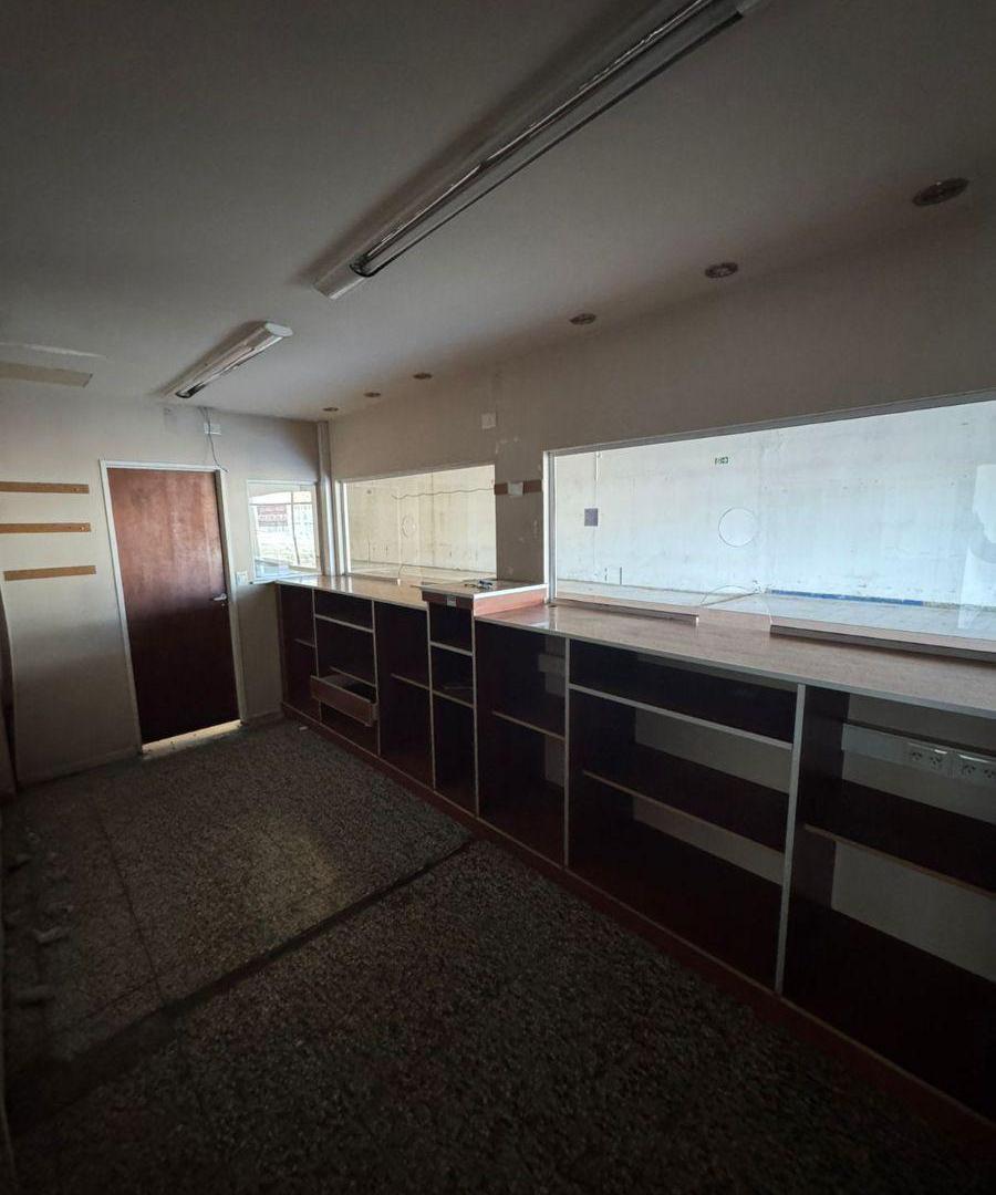 Foto de ALQUILER SALON COMERCIAL SOBRE RUTA 22 CIPOLLETTI 1800M2, imagen 5