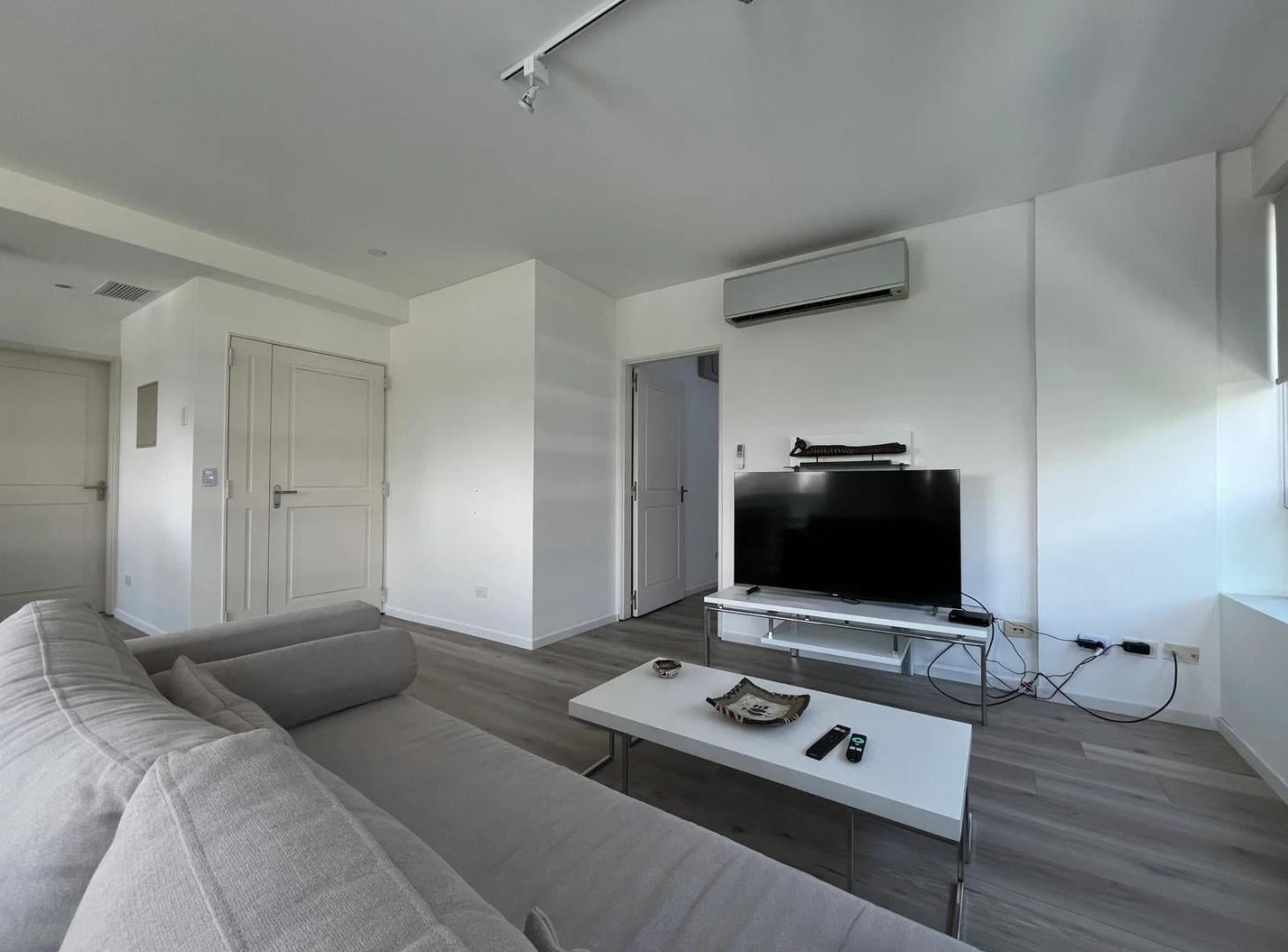 Foto de Alquiler Departamento de 2 ambientes en Torres del Yacht, Puerto Madero, imagen 2