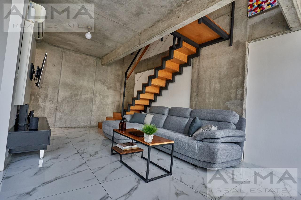 Foto de Moderno Loft Estilo Brutalista - Amoblado Con Vista Abierta, Muy, imagen 3